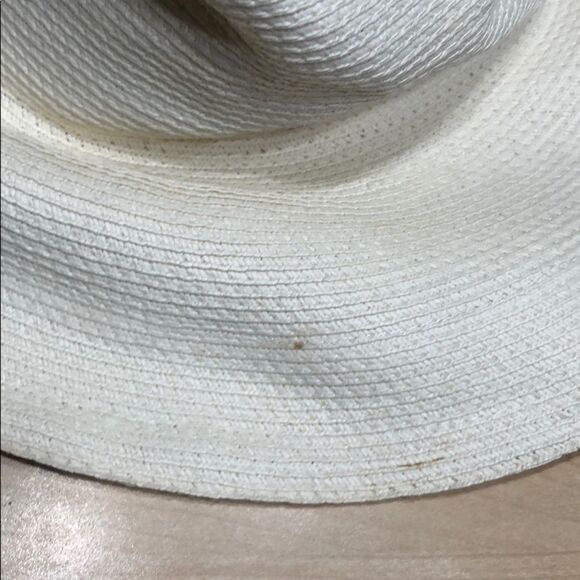 Used floppy hat. White - Picture 7 of 8